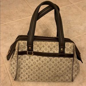 LV totes